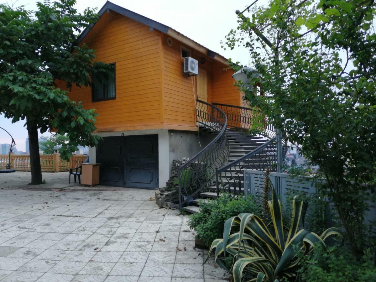 Деревянный Котеж The 1 С Выдом На Город Batumi Exterior photo